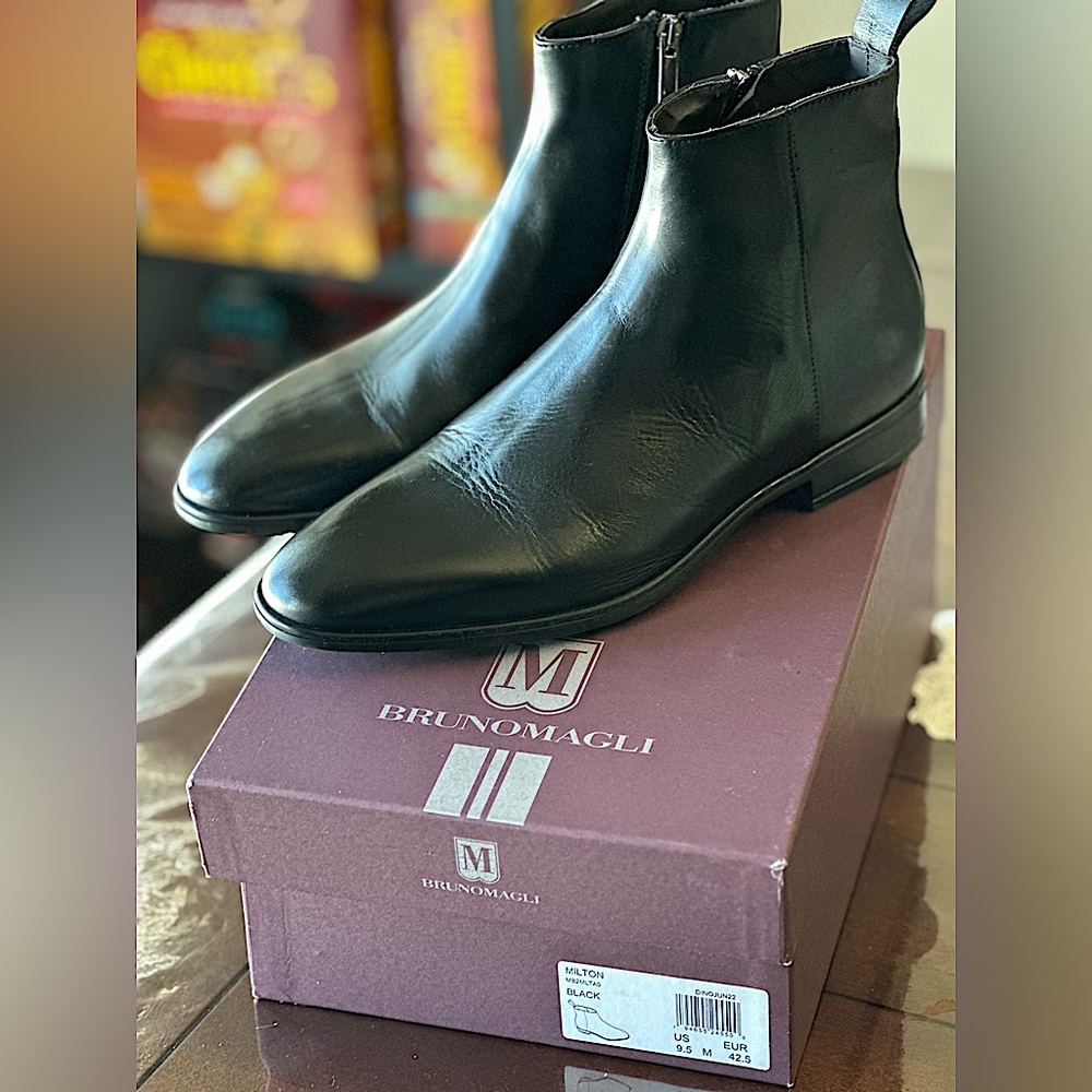 Bruno Magli Milton Black Leather Ankle Boot Size
9.5 $475 Men's Zip New WithTags